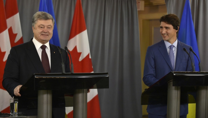 "Договорились сократить число отказов": Порошенко сообщил о стремлениях Украины к безвизу с Канадой