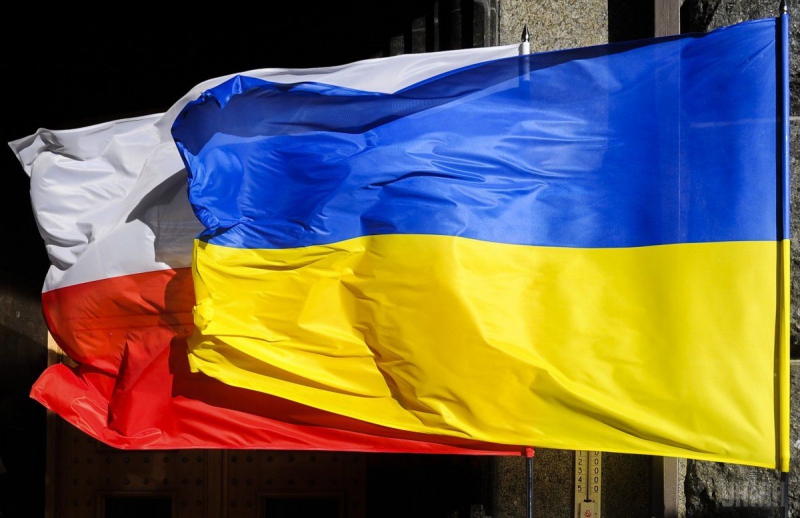 Украина и Польша усилят взаимодействие между оборонными ведомствами из-за учений "Запад -2017"