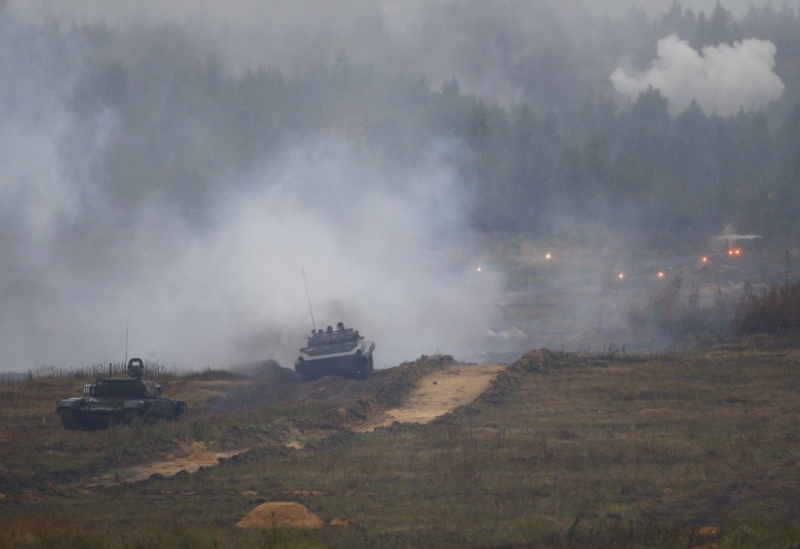 Россия может увеличить военное присутствие в Беларуси после учений "Запад-2017" - эксперт