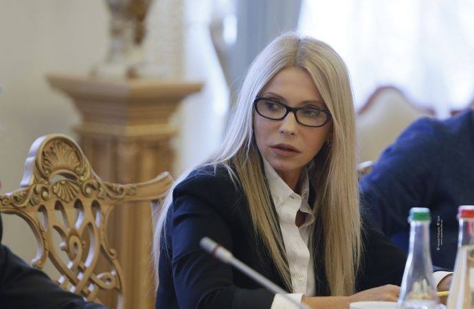 Тимошенко вручили протокол о незаконном пересечении госграницы 