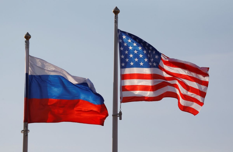 Экс-посол США в РФ допустил снятие санкций с России в случае прогресса на Донбассе