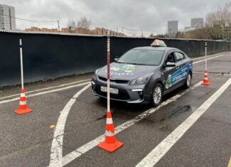 Автошколам предложили ввести восемь новых упражнений на площадке
