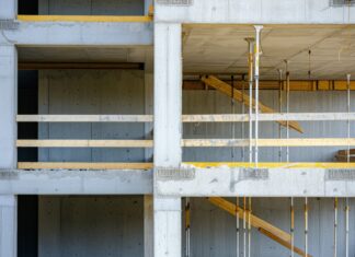 Железобетонные и бетонные изделия: Строительные материалы будущего