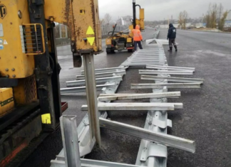 Технология установки дорожных ограждений: ключевые этапы и требования безопасности
