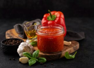 Аджика с хреном без варки