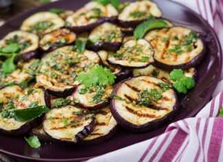 Кабачки жареные с сыром на сковороде