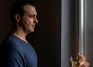 Сон об умершем знакомом мужчине: толкование