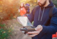 Туристический навигатор — must-have для горного похода: что учитывать при покупке
